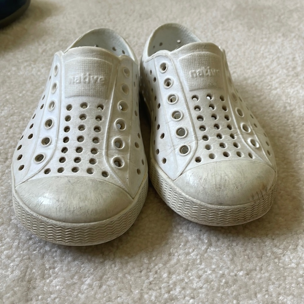 Native shoes size 6 Toddler